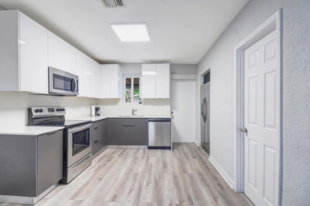 Spacious And Luxurious Home Centrally Located Between Miami And Ft. Lauderdale Мирамар Экстерьер фото